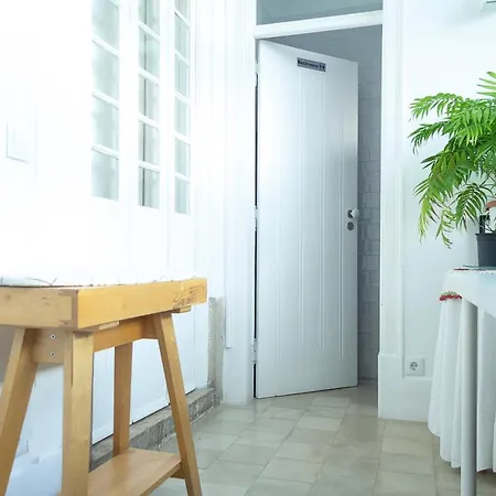 بيت ضيافة Amoreiras 2*